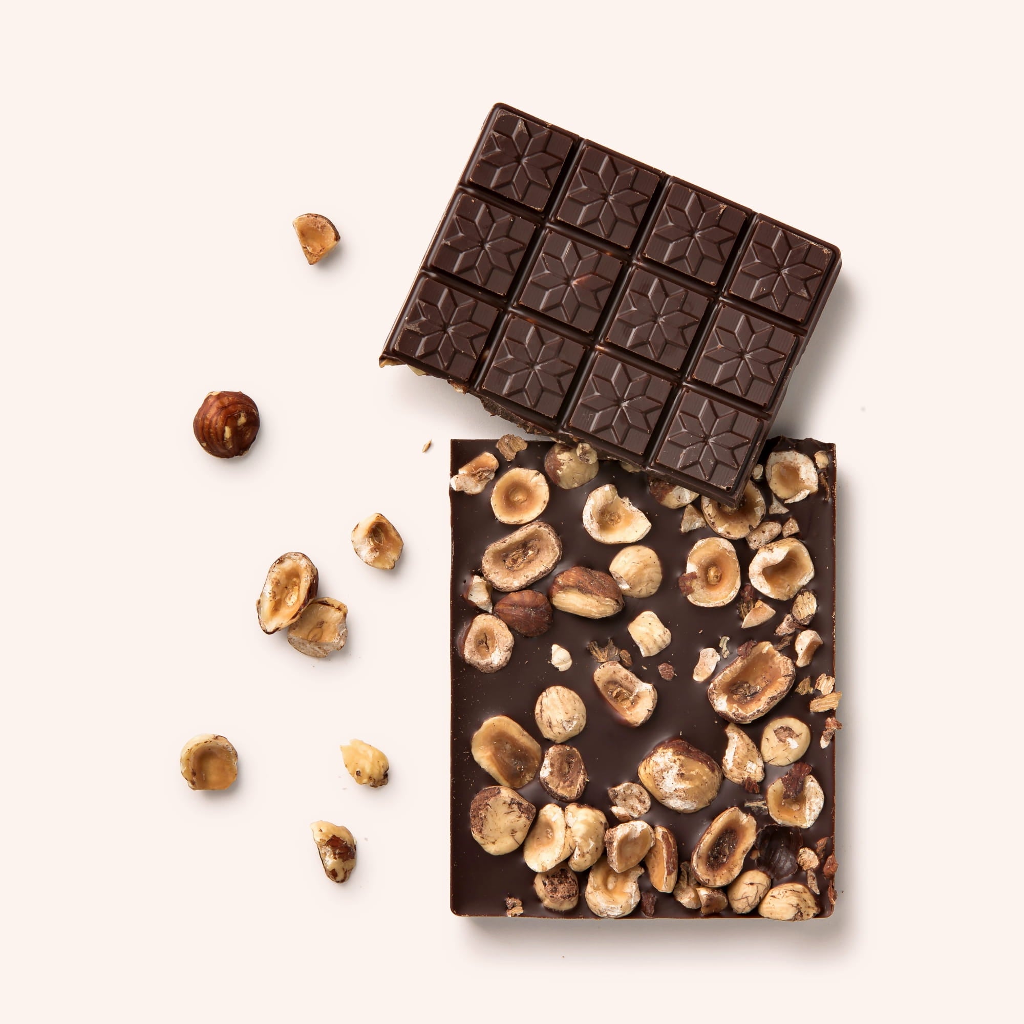 Chocolate bar Hazelnuts dark