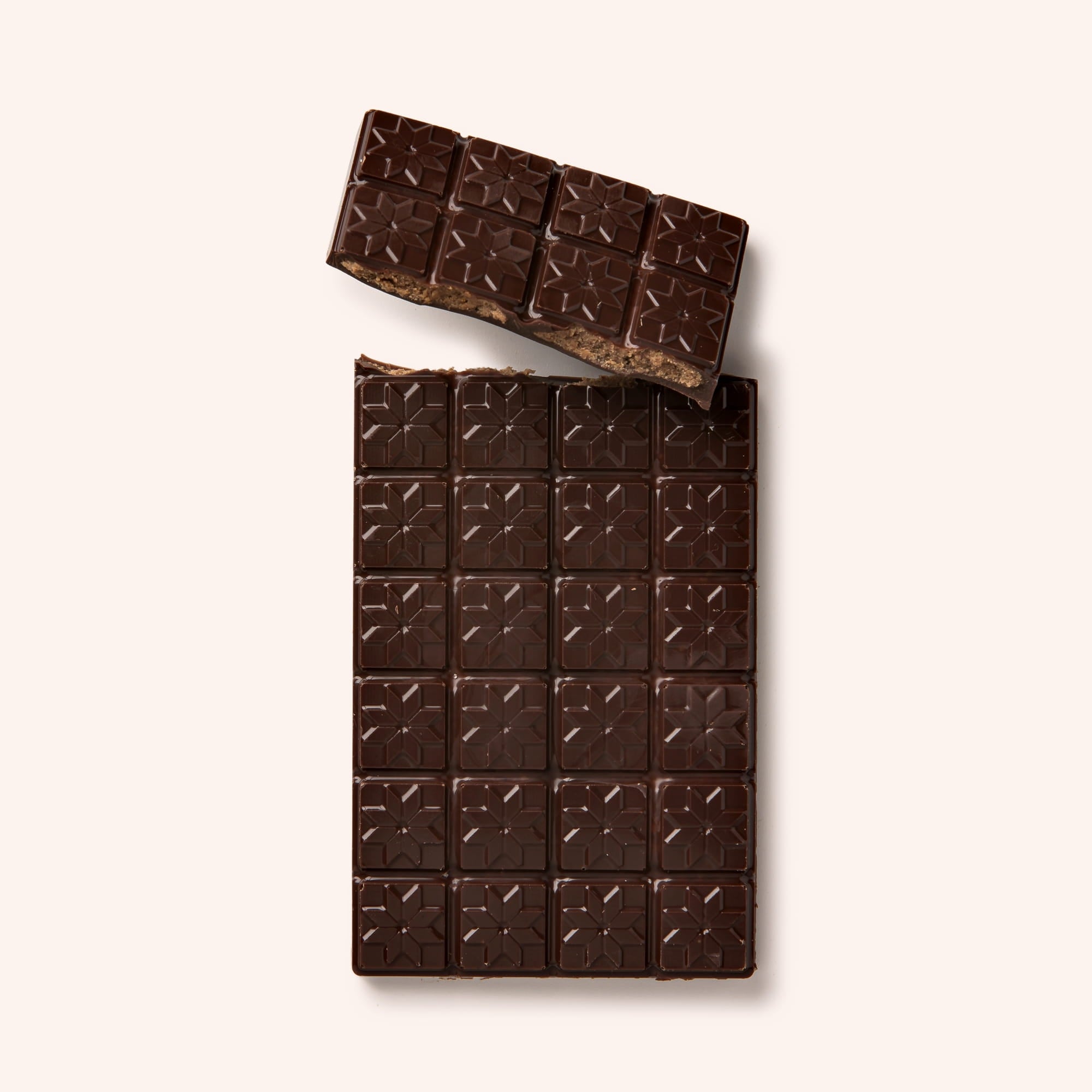 Tablette chocolat praliné feuilleté noir