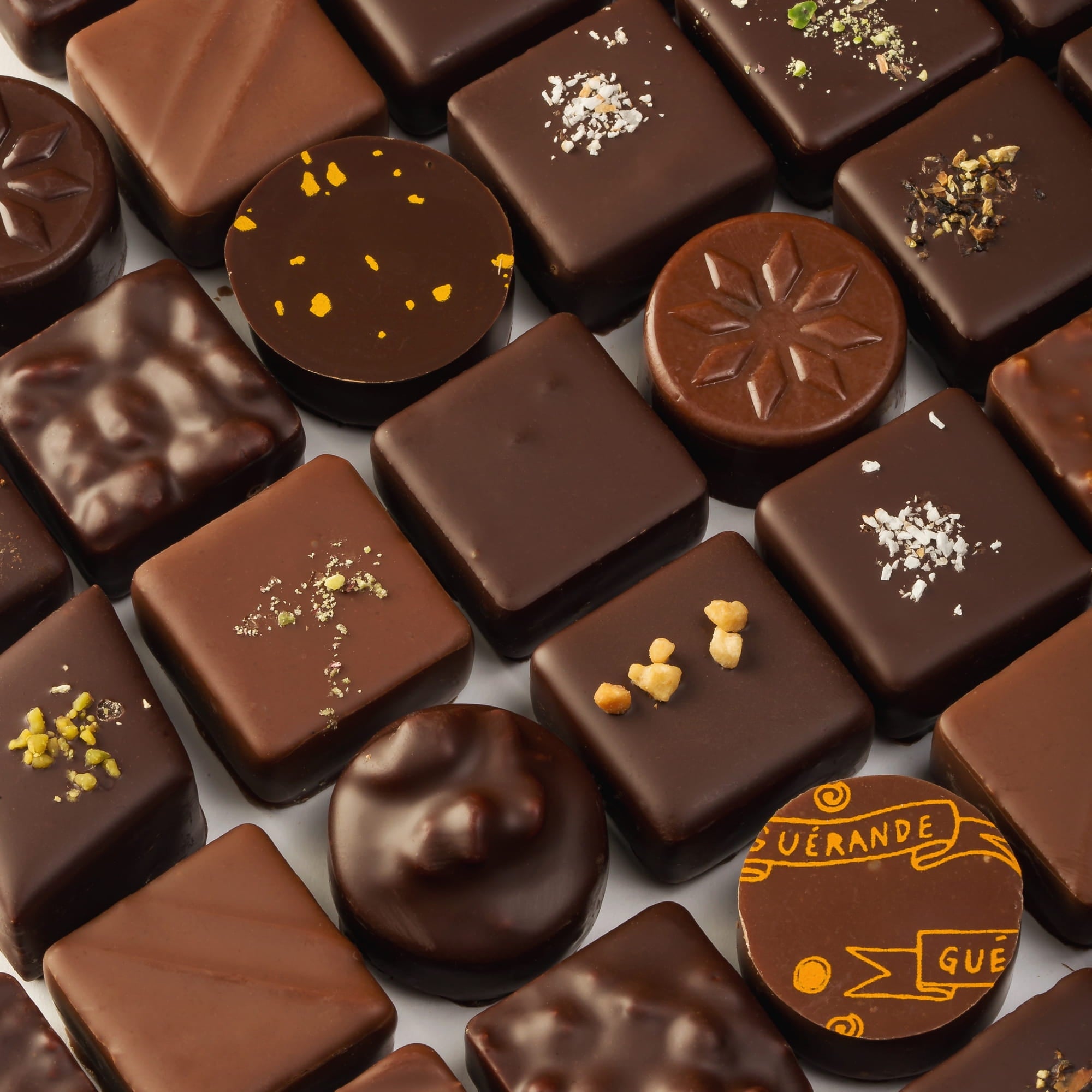 Assorted chocolates box 1kg